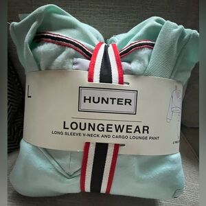NWT HUNTER WOMEN'S TWO PIECE LOUNGEWEAR SET- LARGE